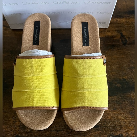 Calvin Klein Wedge Yellow Slides 9.5 Yvana Linen Resort Wear - Picture 5 of 8